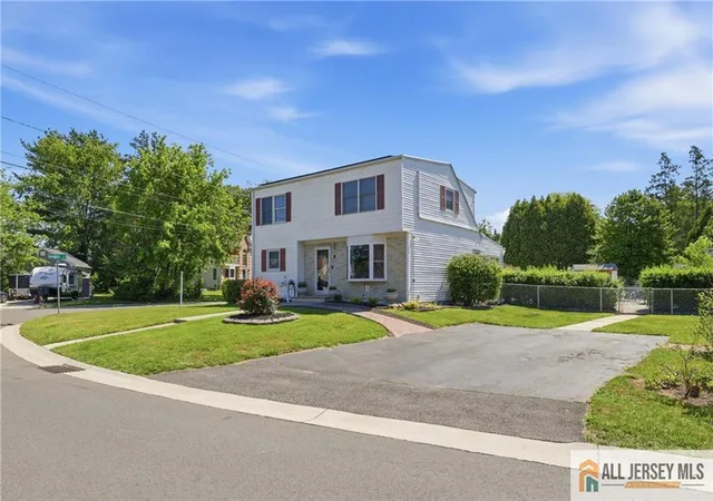 3rd image of 8 Lauretta Dr, East Brunswick, NJ 08816 | MLS# 2662018M