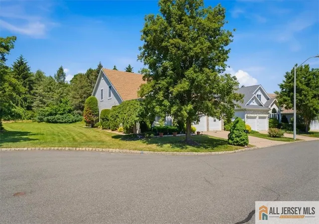 3rd image of 41 Sherwood Dr, Monroe Township, NJ 08831 | MLS# 2662233M