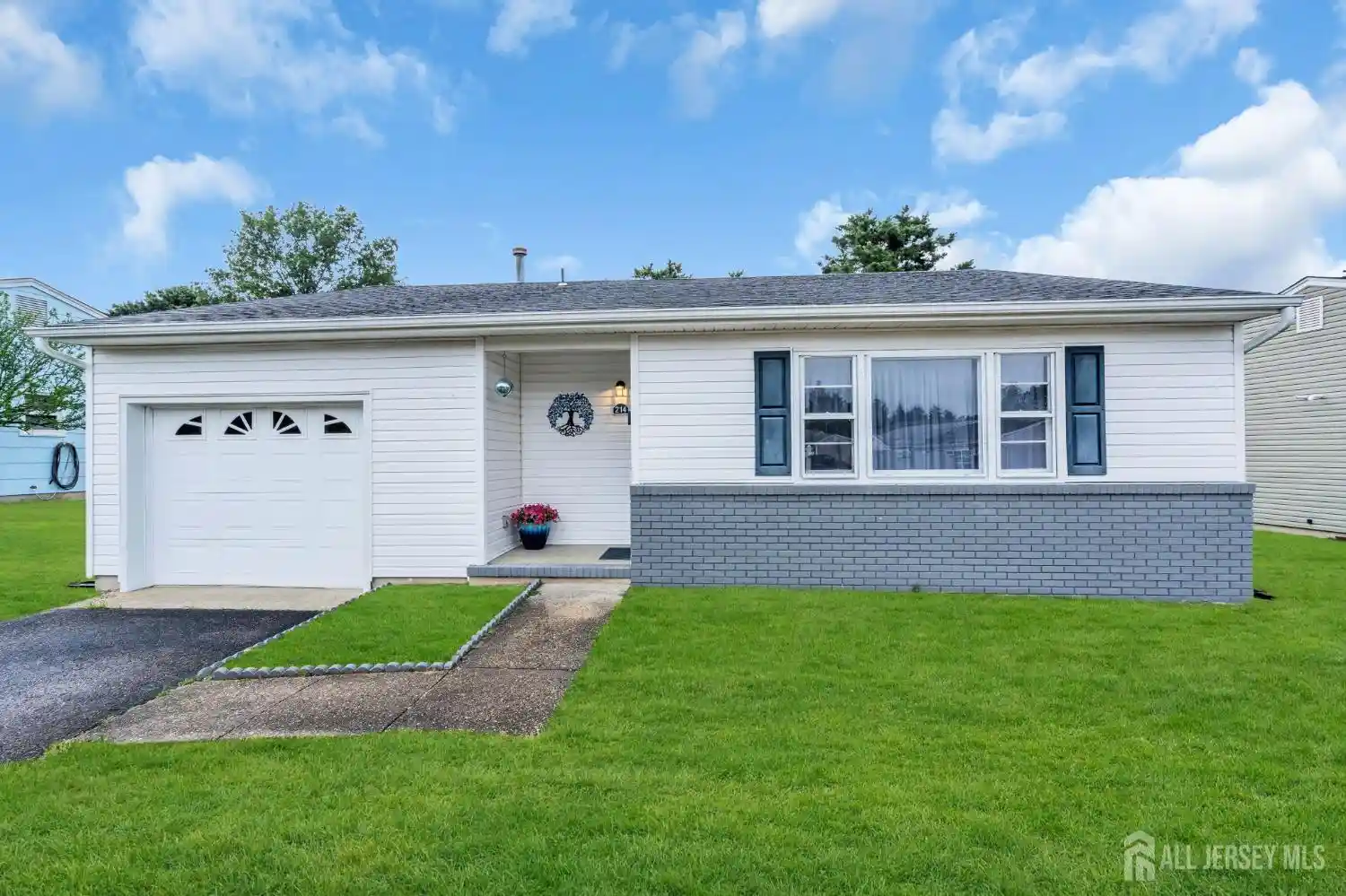 Photo 1 of Single family home for sale at 214 Westbrook Dr, Toms River, NJ 08757 | MLS# 2705183R | Listing updated on 2026-10-02