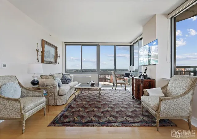 Homes for sale in New Brunswick, NJ | 1 Spring St #2105, New Brunswick, NJ 08901 | MLS# 2614654R
