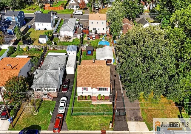 2nd image of 18 Woodland Rd, Spotswood, NJ 08884 | MLS# 2770183M