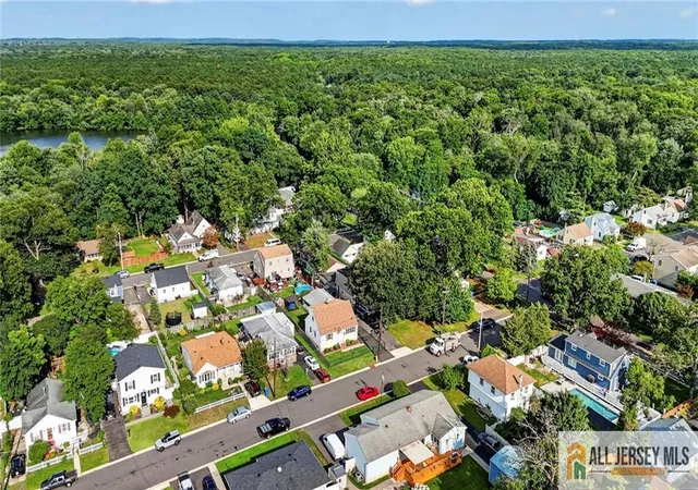 3rd image of 18 Woodland Rd, Spotswood, NJ 08884 | MLS# 2770183M