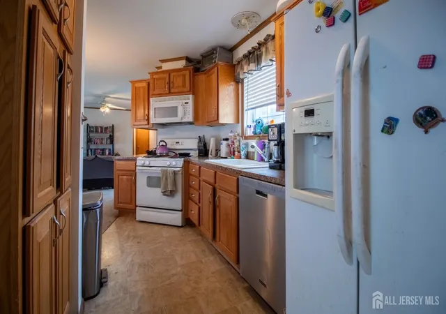 Photo 4 of Manufactured home for sale at 7 Shelley Rd, North Brunswick, NJ 08902 | MLS# 2703630R | Listing updated on 2026-08-31