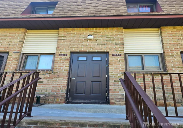 Photo 3 of Condo for sale at 1314 N Oaks Blvd N, North Brunswick, NJ 08902 | MLS# 2604498R | Listing updated on 2025-10-28