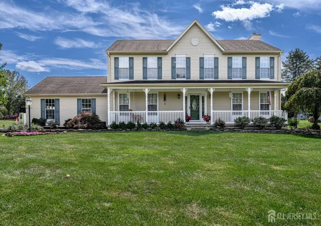 Photo 1 of Single family home for sale at 5 Cliffside Dr, Stewartsville, NJ 08886 | MLS# 2604226R | Listing updated on 2025-10-03