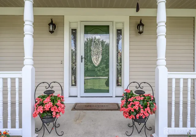 Photo 2 of Single family home for sale at 5 Cliffside Dr, Stewartsville, NJ 08886 | MLS# 2604226R | Listing updated on 2025-10-03