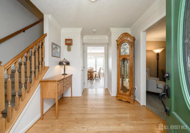 Photo 3 of Single family home for sale at 5 Cliffside Dr, Stewartsville, NJ 08886 | MLS# 2604226R | Listing updated on 2025-10-03