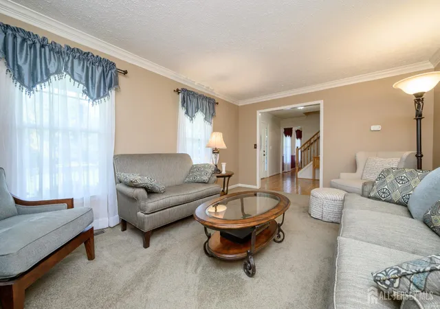 Photo 3 of Single family home for sale at 5 Cliffside Dr, Stewartsville, NJ 08886 | MLS# 2604226R | Listing updated on 2025-10-03
