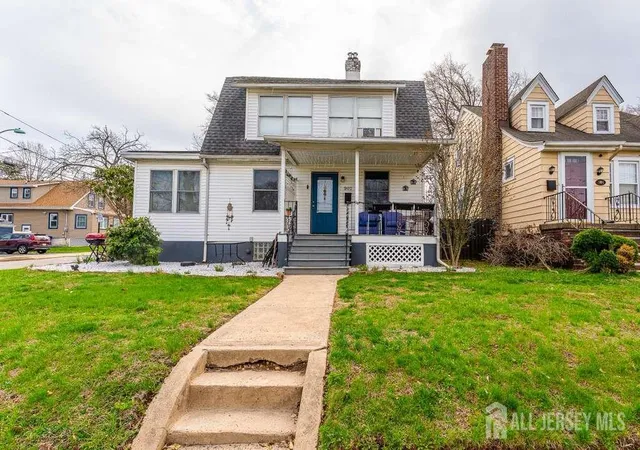 Photo 1 of Single family home for sale at 902 Lee Ave, North Brunswick, NJ 08902 | MLS# 2612821R | Listing updated on 2026-06-29