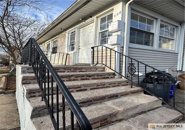 4th image of 111 Delavan St, New Brunswick, NJ 08901 | MLS# 2661131M