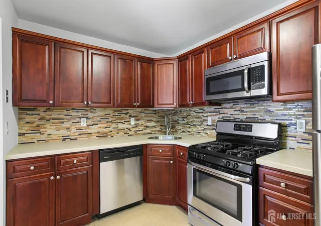 2nd image of 1108 Stoneridge Cir, Helmetta, NJ 08828 | MLS# 2703132R