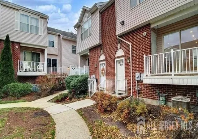2nd image of 500 Great Beds Ct, Perth Amboy, NJ 08861 | MLS# 2702729R