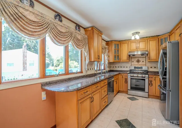 5th image of 2284 Polk Ave, North Brunswick, NJ 08902 | MLS# 2617647R