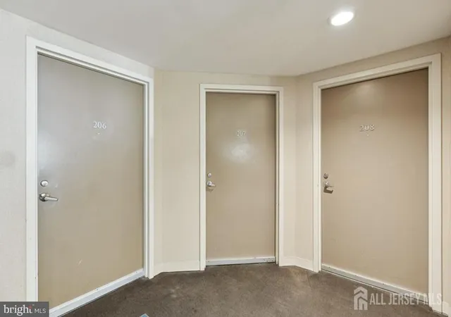 2nd image of 526 Pacific Ave, Atlantic City, NJ 08401