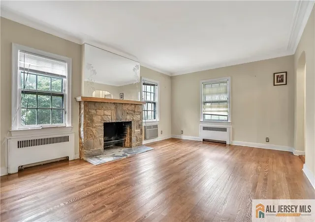Photo 3 of Single family home for sale at 492 Twin Oaks Rd, Union, NJ 07083 | MLS# 2560535M | Listing updated on 2025-01-01