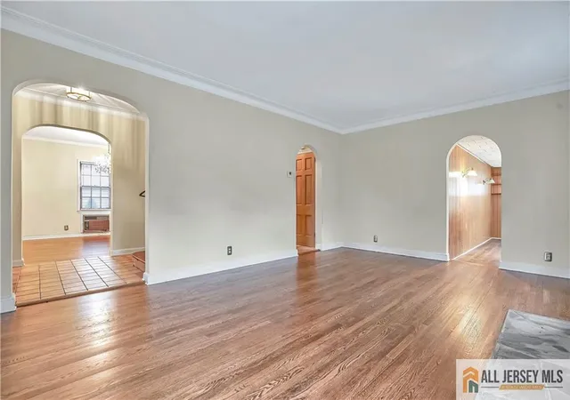 Photo 4 of Single family home for sale at 492 Twin Oaks Rd, Union, NJ 07083 | MLS# 2560535M | Listing updated on 2025-01-01