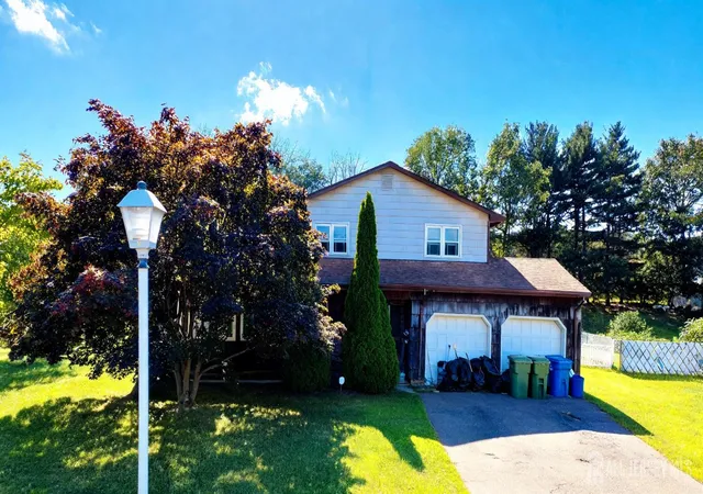 1st image of 21 Oakwood Dr, Sayreville, NJ 08859 | MLS# 2703507R