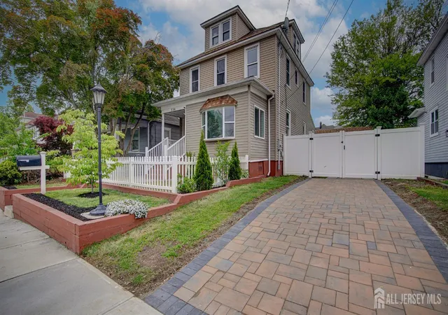 Homes for sale in South Amboy, NJ | 536 Main St, South Amboy, NJ 08879 | MLS# 2610398R