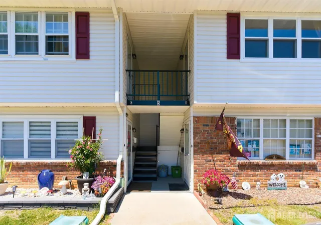 3rd image of 5 Pennsylvania Dr #454, Matawan, NJ 07747 | MLS# 2617664R