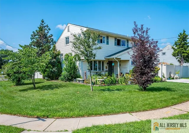 3rd image of 89 Whitman St, Carteret, NJ 07008 | MLS# 2770205M