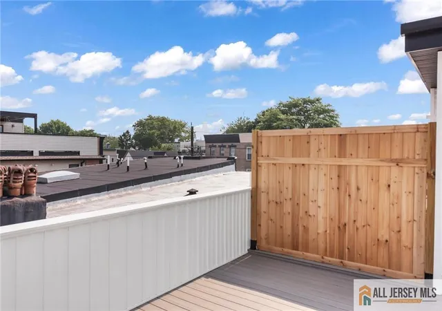 2nd image of 291 New York Ave, Jersey City, NJ 07307