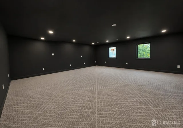 30th image of 19 Lisa Ct, Colonia, NJ 07067 | MLS# 2701776R
