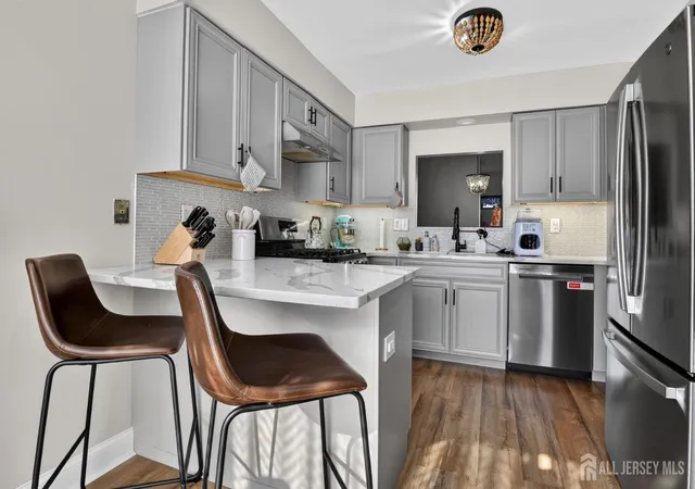 Photo 4 of Condo for sale at 44 Tower Hl Dr, Red Bank, NJ 07701 | MLS# 2702600R | Listing updated on 2026-10-07