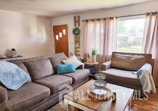 Photo 3 of Single family home for sale at 539 Locust Ave, Garwood, NJ 07027 | MLS# 2701276R | Listing updated on 2026-08-20