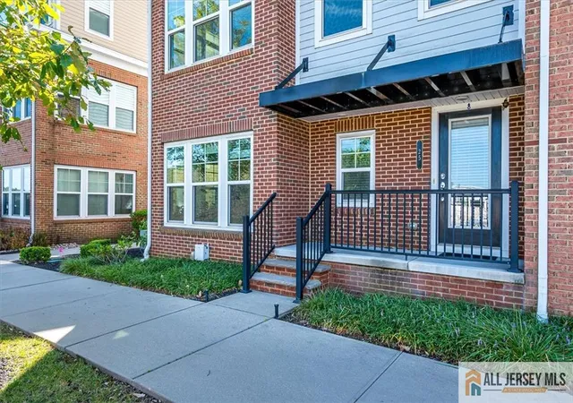 Photo 3 of Townhouse for sale at 25 Green St, North Brunswick, NJ 08902 | MLS# 2660451M | Listing updated on 2025-10-16