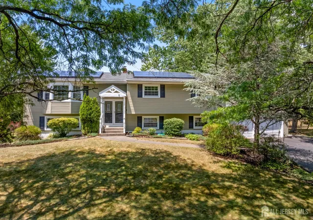 1st image of 5 Yale Ct, East Brunswick, NJ 08816 | MLS# 2700190R