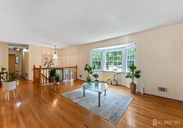 5th image of 5 Yale Ct, East Brunswick, NJ 08816 | MLS# 2700190R