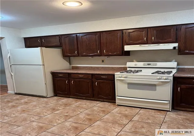3rd image of 47 Victory Ct, Old Bridge, NJ 08857 | MLS# 2662067M