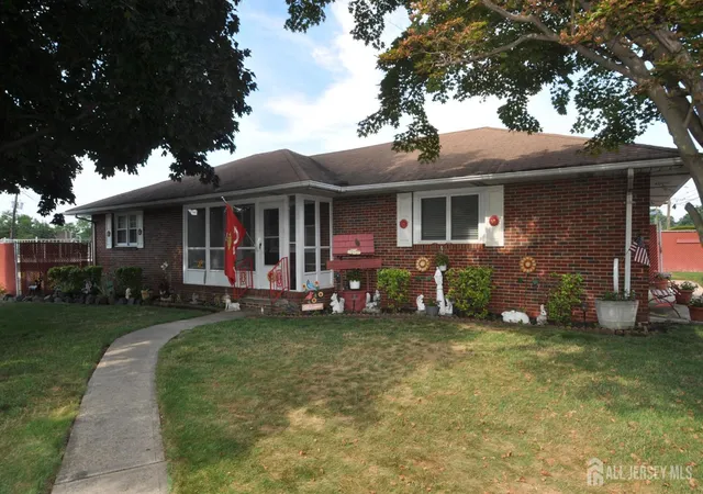 Homes for sale in Port Reading, NJ | 41 Blair Rd, Port Reading, NJ 07064 | MLS# 2700426R