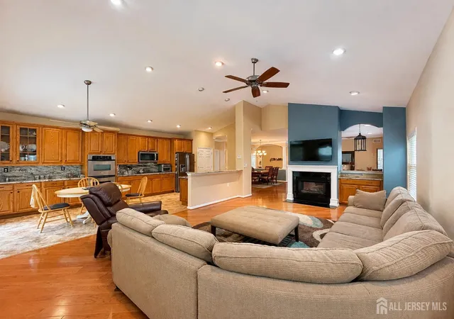 16th image of 111 Fontaine Ct, Monroe, NJ 08831 | MLS# 2703584R