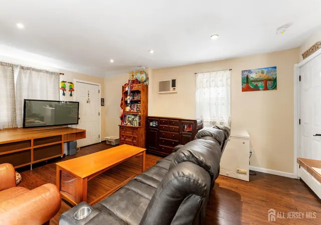 5th image of 27 Division St, South River, NJ 08882 | MLS# 2618276R