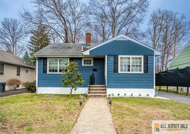 Homes for sale in Metuchen, NJ | 4 Pleasant Pl, Metuchen, NJ 08840 | MLS# 2661472M