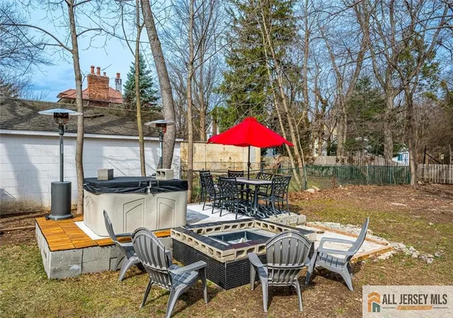 Homes for sale in Metuchen, NJ | 4 Pleasant Pl, Metuchen, NJ 08840 | MLS# 2661472M