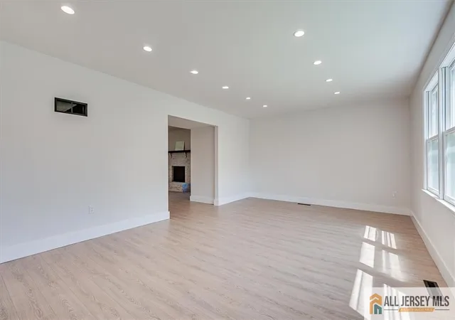 Photo 4 of Single family home for sale at 23 Amherst Way, Princeton Junction, NJ 08550 | MLS# 2770090M | Listing updated on 2026-09-29