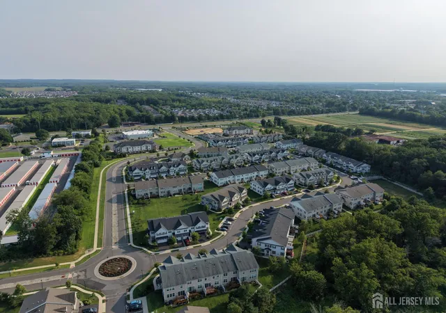 33rd image of 7 Larkspur Ln, Monroe Township, NJ 08831 | MLS# 2702807R