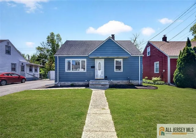 Photo 2 of Single family home for sale at 37 Eberly Pl, Fords, NJ 08863 | MLS# 2661778M | Listing updated on 2026-05-21