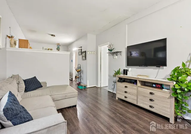 Photo 3 of Single family home for sale at 112 Victor St, Somerset, NJ 08873 | MLS# 2604341R | Listing updated on 2025-11-20