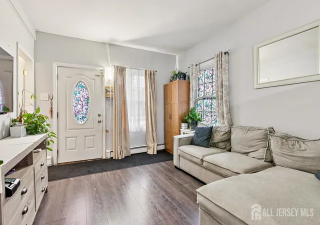 Photo 3 of Single family home for sale at 112 Victor St, Somerset, NJ 08873 | MLS# 2604341R | Listing updated on 2025-11-20