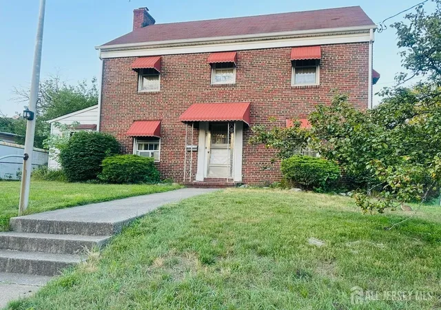 Homes for sale in Sayreville, NJ | 7 Winkler Rd, Sayreville, NJ 08872 | MLS# 2618000R