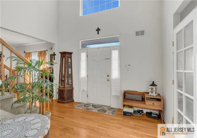 Photo 3 of Single family home for sale at 7 Duchess Dr, Monroe Township, NJ 08831 | MLS# 2661873M | Listing updated on 2026-07-01