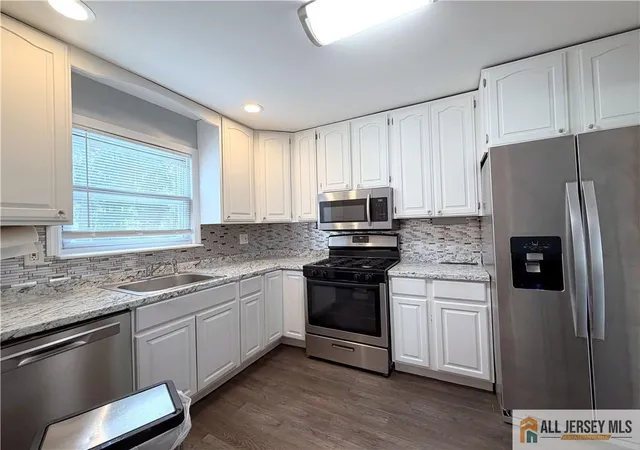 5th image of 406 Cranbury Rd #7, East Brunswick, NJ 08816 | MLS# 2770388M
