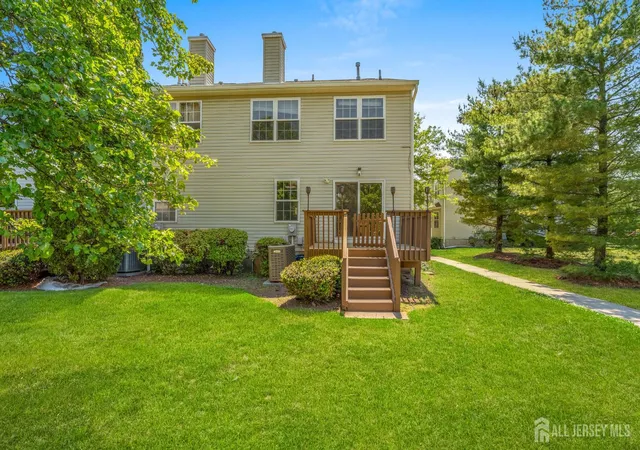 2nd image of 8 Ashley Ct, Somerset, NJ 08873