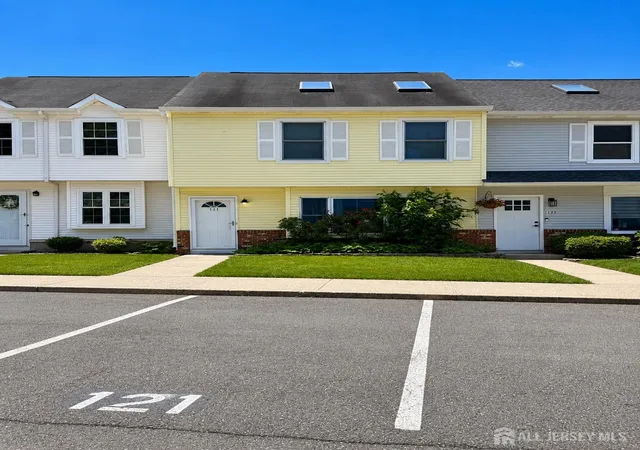 1st image of 121 Joan Ct, Jackson, NJ 08527 | MLS# 2618372R