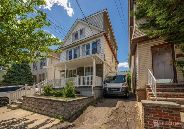 3rd image of 946 Emma St, Elizabeth, NJ 07201 | MLS# 2700127R