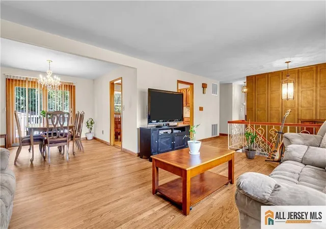 5th image of 8 Whitehall Ave, Edison, NJ 08820 | MLS# 2661413M