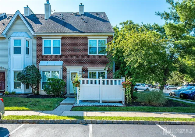 Homes for sale in North Brunswick, NJ | 73 Goodwin Dr, North Brunswick, NJ 08902 | MLS# 2618381R